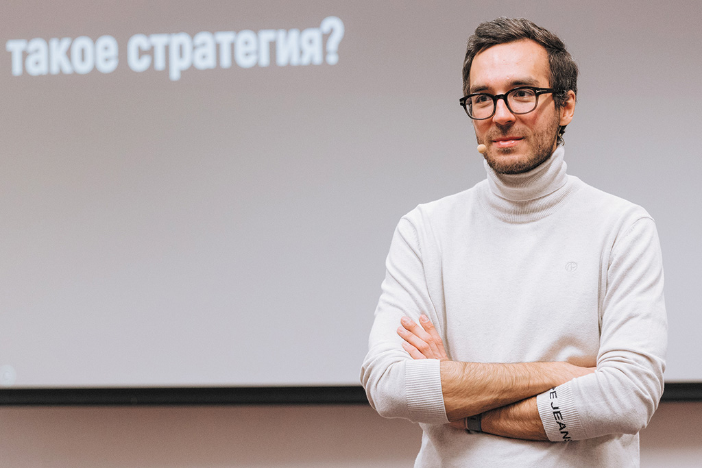 Егор КРИВОШЕЯ