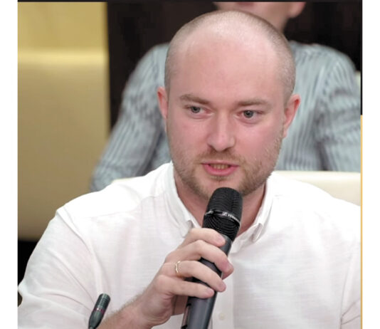Снижение рисков с помощью цифровых ассистентов Павел Борченко