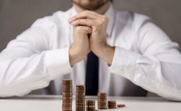 Вернуть нельзя отпустить: эксперты предлагают амнистию и новые налоги для возврата капитала в РФ