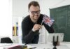 Английский лидирует, китайский наступает: россияне назвали самые полезные для карьеры иностранные языки